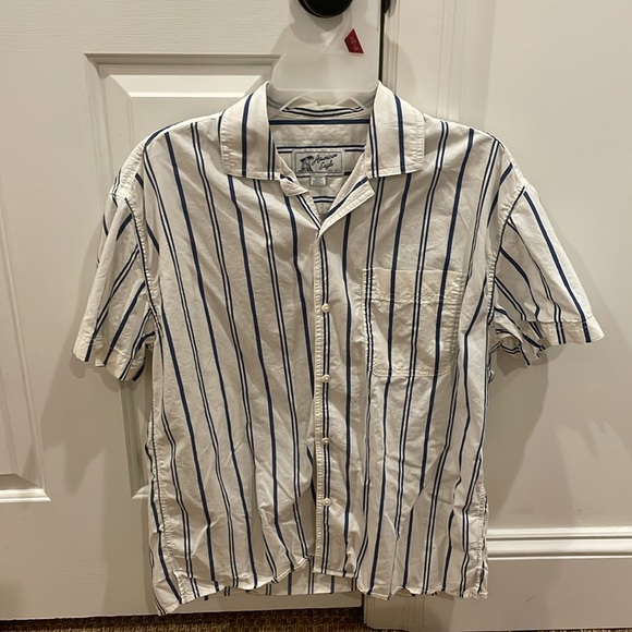3x American Eagle Button-Up Poolside Shirts Size Small - Picture 8 of 10